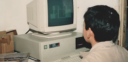 Impacto del tiempo frente a pantallas en la salud Pasar mucho tiempo frente a la pantalla, ya sea computador, celular o televisión, es nocivo