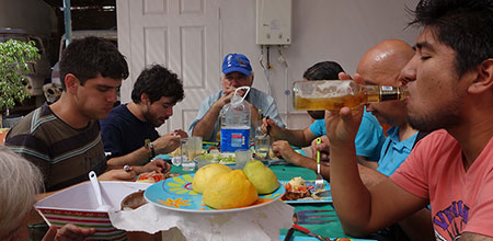 El alcohol y su presencia en diversas actividades El alcohol está presente en actividades