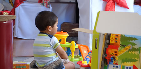 Los factores sociales y psicológicos que intervienen en la depresión infantil La depresión involucra factores sociales y psicológicos