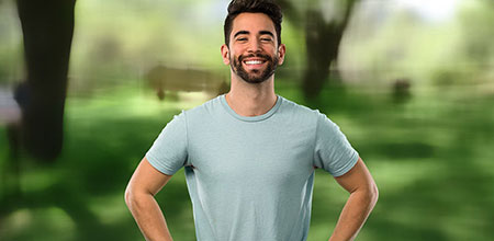 La emoción puede ir acompañada de cierta expresiones faciales de risa