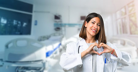 Fotografía que ilustra el apoyo necesario para los profesionales de la salud enfrentando desafíos emocionales y físicos