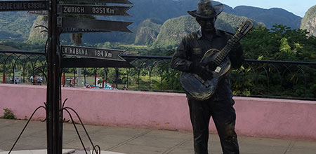 Censo 2017: población nacida en el extranjero en Chile Casi 800 mil personas se censaron nacidas en el extranjero el 2017 en Chile