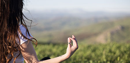 No juzgues tus pensamientos o emociones