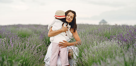 Mujeres y niños, minorías en situación de riesgo Muchas veces las mujeres y niños son parte de las minorías de riesgo