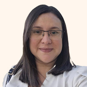 Psicóloga Carolina Haidée Miranda Espinoza, con experiencia en violencia intrafamiliar y abordaje suicida en jóvenes