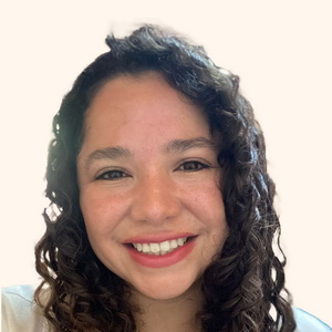 Psiquiatra Natalia Karina Elgueta Ortiz, con Diplomado de postítulo Salud Mental y Psiquiatría Comunitaria