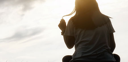 La eliminación de sí mismos es lo que podemos conocer como suicidio La eliminación de sí mismos es un suicidio