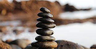 Inicia tu práctica de mindfulness ahora Ilustración sobre técnicas de mindfulness y respiración consciente