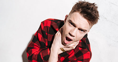 Retrato de individuo con trastorno de personalidad antisocial, mostrando la desconexión social